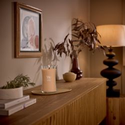 Vela Grande Hourglass Avellana Tostada con mecha de madera WoodWick