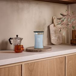 Vela Grande Hourglass Bruma del Lago con mecha de madera WoodWick