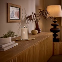 Vela Grande Hourglass Sándalo y Mirra con mecha de madera WoodWick