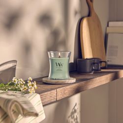 Vela Mediana Hourglass Matcha Cítrico con mecha de madera WoodWick