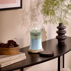 Vela Trilogy Grande Bosques Verdes con mecha de madera WoodWick