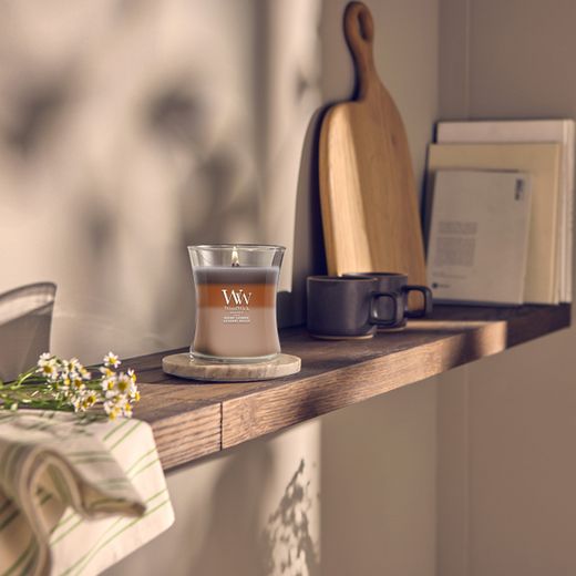 Vela Trilogy Mediana Cachemira Radiante con mecha de madera WoodWick
