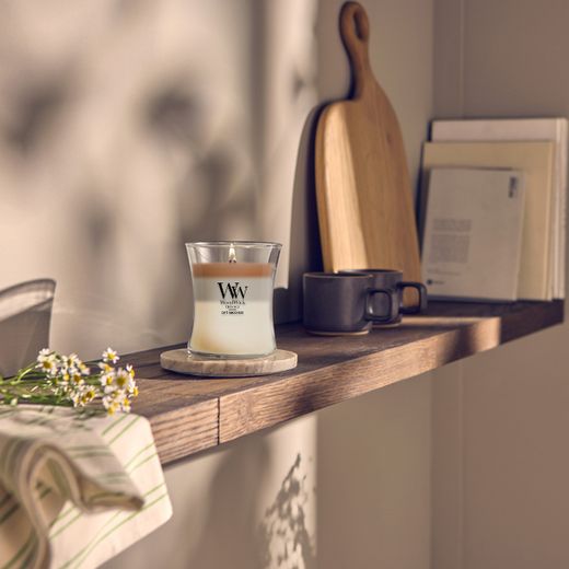 Vela Trilogy Mediana Café Macchiato con mecha de madera WoodWick